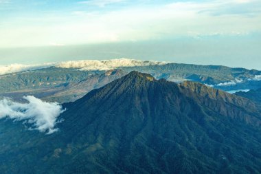 Bali Volkanı. Agung Volkanı 'ndan Bali Panoraması. Gün doğumunda 30m yükseklikte, Bali, Endonezya.