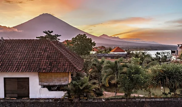 Vista Deslumbrante Pôr Sol Vulcão Agung Praia Amed Bali Indonésia — Fotografia de Stock