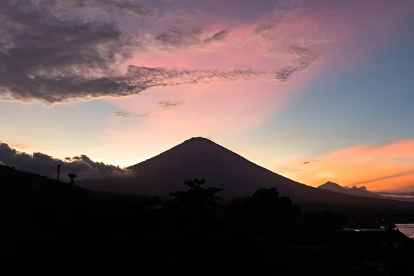 Impresionante Vista Atardecer Del Volcán Agung Desde Playa Amed Bali —  Fotos de Stock