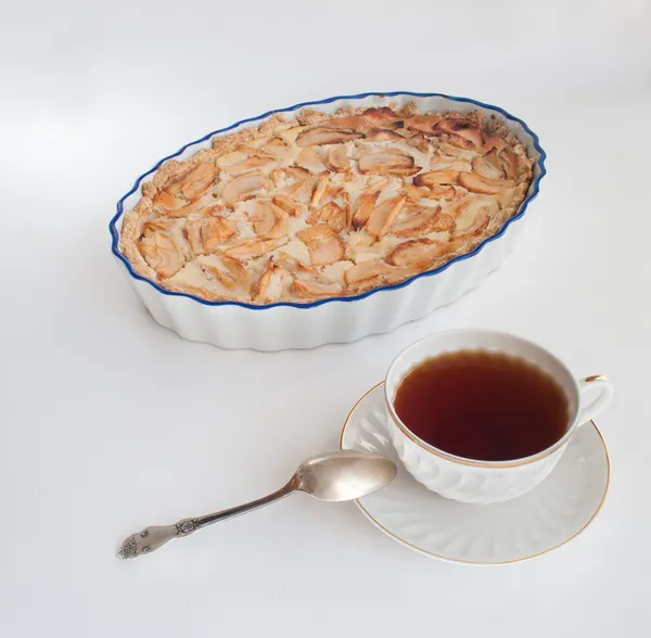 elmalı turta ile çay