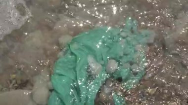 İsrail 'in eşsiz Ölü Denizi' nde plastik torbalar