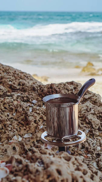 Kawa Jest Parzona Palniku Gazowym Plaży — Zdjęcie stockowe