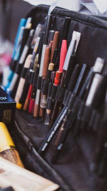 Makyaj fırçalı palet