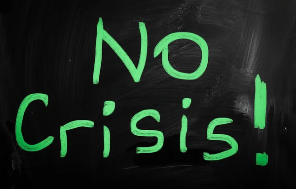 "Geen crisis! "handgeschreven met wit krijt op een Blackboard — Stockfoto