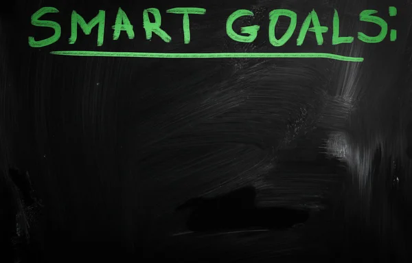 "Smart goals" handwritten with white chalk on a blackboard — Stock Photo, Image