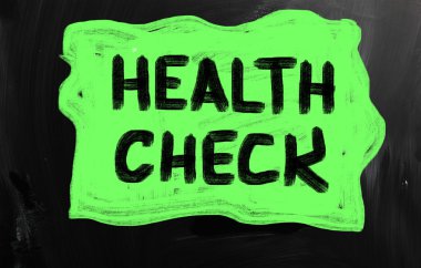 bir kara tahta üzerinde tebeşir ile el yazısıyla sağlık kavramı