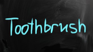 bir kara tahta üzerinde tebeşir ile el yazısıyla sağlık kavramı