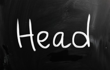 bir kara tahta üzerinde tebeşir ile el yazısıyla sağlık kavramı