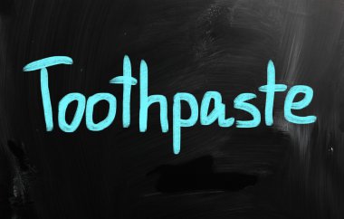 bir kara tahta üzerinde tebeşir ile el yazısıyla sağlık kavramı