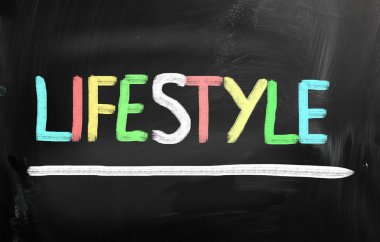 bir kara tahta üzerinde tebeşir ile el yazısıyla sağlık kavramı