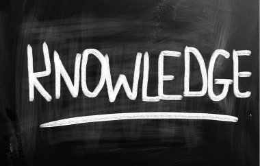 reklam kavramı ile bir kara tahta üzerinde tebeşir el yazısı