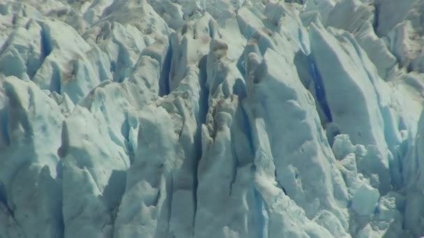 Verbazingwekkende ijs van perito moreno gletscher in Patagonië, Argentinië — Stockvideo