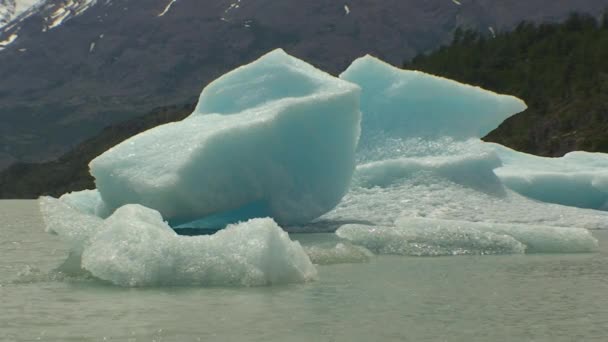 Verbazingwekkende ijs van perito moreno gletscher in Patagonië, Argentinië — Stockvideo