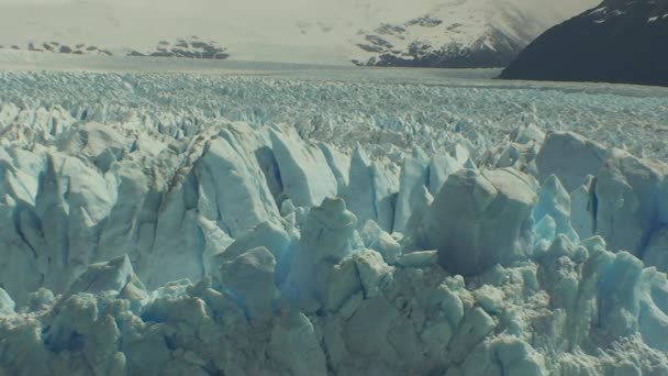 Verbazingwekkende ijs van perito moreno gletscher in Patagonië, Argentinië — Stockvideo