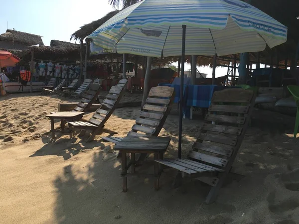 Strandkorb Fuße Des Strandes Sand — Stockfoto