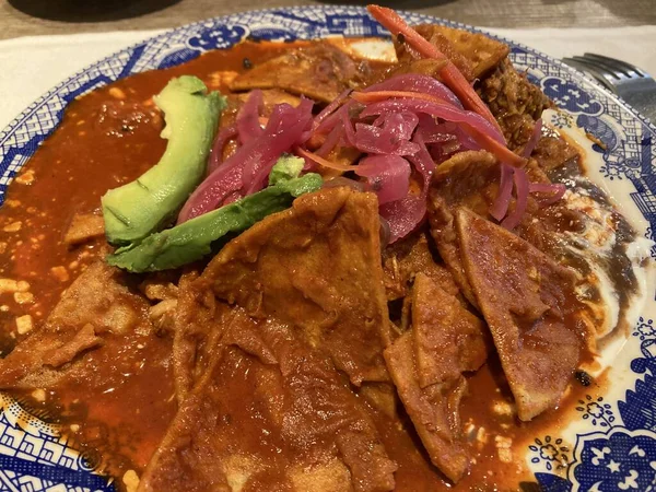 Tradional Mexican Red Chilaquiles Ready Meal — ストック写真