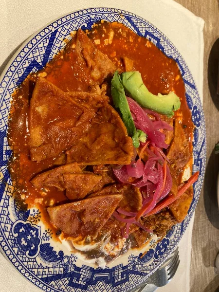 Tradional Mexican Red Chilaquiles Ready Meal — ストック写真