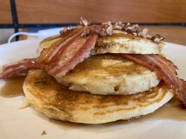 Pastırma ve fındıklı gözlemeleri kapat.