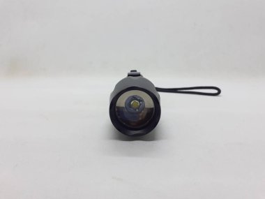 Renkli Elektronik Acil Durum Işık Işığı Beyaz İzole Arkaplan 01