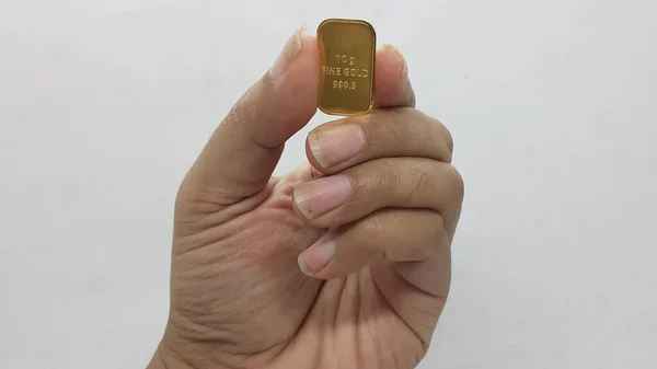 Kleine Gouden Chips Witte Isolatie Achtergrond — Stockfoto