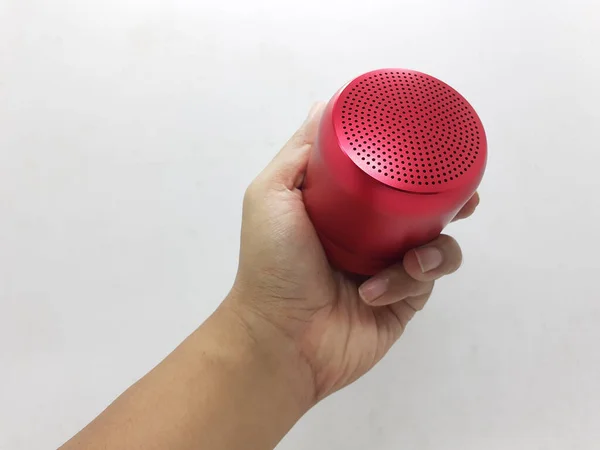Een Rode Smart Speaker Witte Isoaltion Achtergrond — Stockfoto