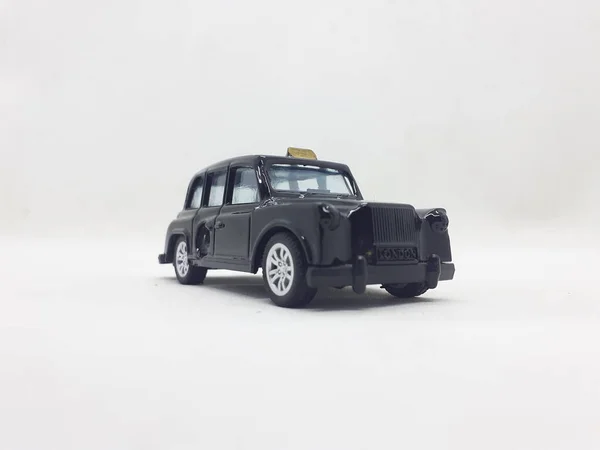 Mehrere Kleine Spielzeuge Und Miniaturen Von Tieren Und Fahrzeugen Weißen — Stockfoto
