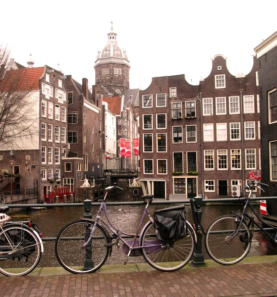 Aparcamiento de bicicletas en Amsterdam — Foto de Stock