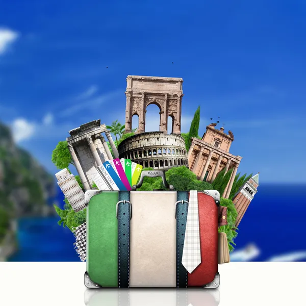 Italy, attractions Italy and retro suitcase — Stock Photo, Image