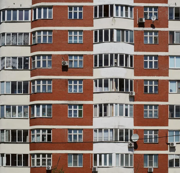 Casa grande, cidade — Fotografia de Stock