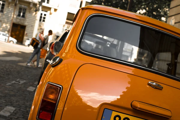 レトロ車オレンジ — ストック写真