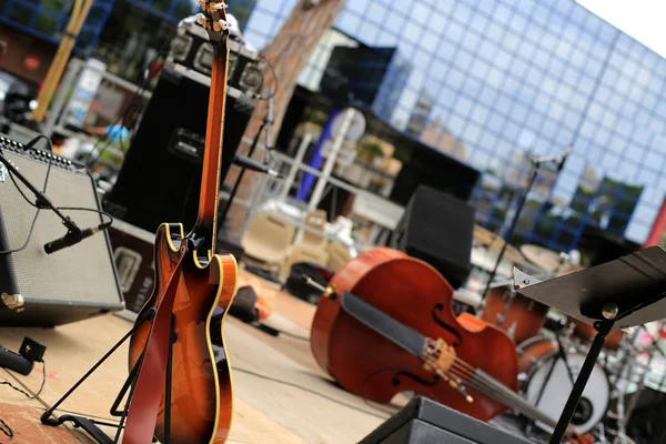 Chitarra e strumenti musicali — Foto Stock
