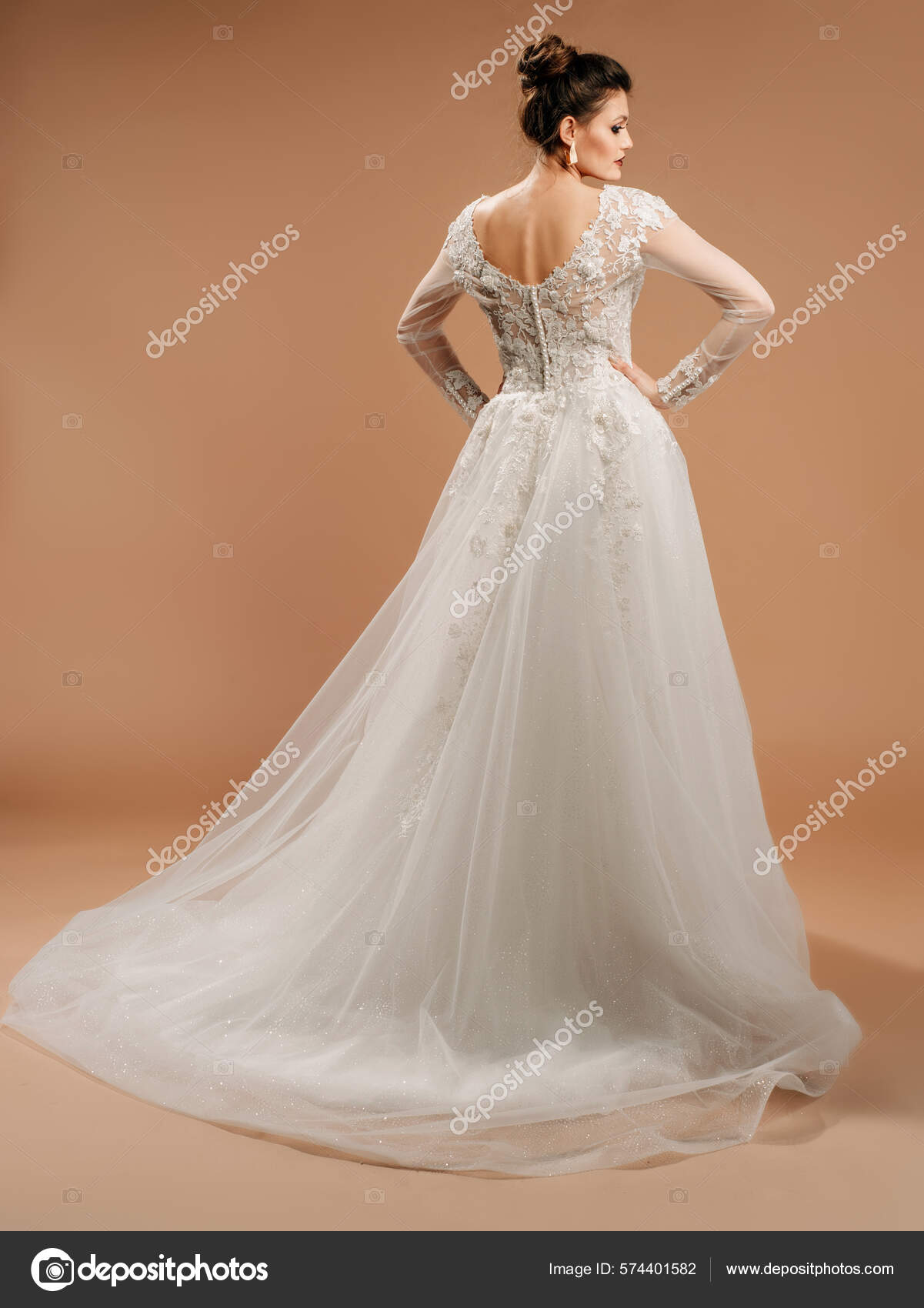 Elegant Bride In Fashion Wedding Dress Blond Woman Model Stock Photo -  Download Image Now - iStock