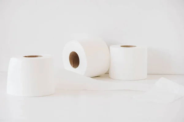 Rouleaux Papier Toilette Blanc Sur Fond Blanc — Photo