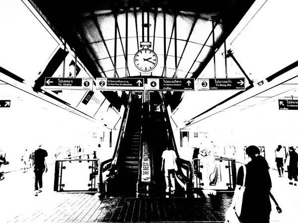 시가지 의검은 흰색으로 기차역의 — 스톡 사진