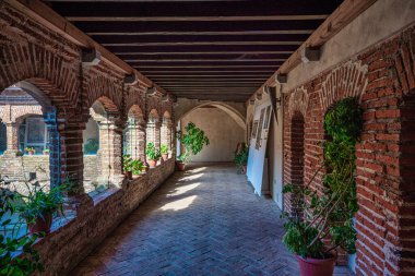 13. yüzyılda kurulan Calera de Leon 'daki Tentudia Manastırı' nın içinde. Badajoz ili, Extremadura, İspanya
