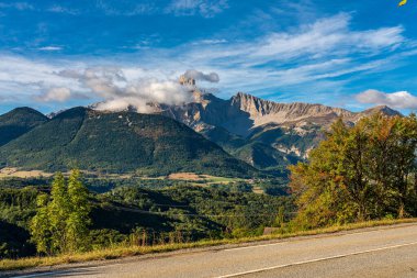 Saint Baudille et Pipet 'teki manzara manzarası, Vercors' taki Trieves yerel makamları birliği, Fransa Alpleri, Avrupa 'daki Fransa