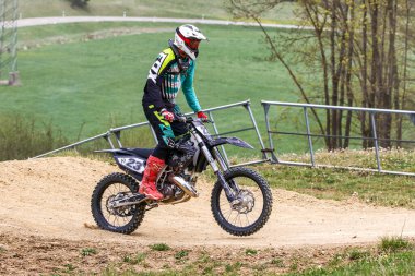 Warching, Almanya - 29 Haziran 2021: Warching Almanya 'da motokros eğitimi