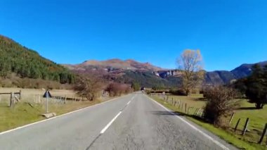 Roncal Vadisi 'nden geçerken, Navarre' de Valle de Roncal, İspanya 'da Navarra, Avrupa