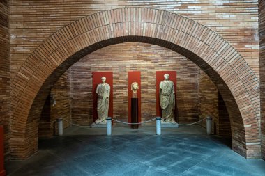 Ulusal Roma Sanat Müzesi ünlü İspanyol mimar Rafael Moneo tarafından tasarlanmıştır. Merida, Extremadura, İspanya