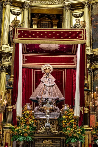 Santa Maria Guadalupe皇家修道院的内部 西班牙的Caceres 教科文组织世界遗产场址 — 图库照片