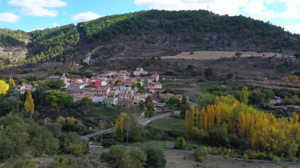 Fjellandskap Landsbyen Valdecabras Serrania Cuenca Spania Med Overraskende Steinformer Som – stockvideo