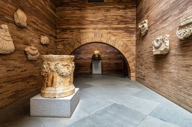 Ulusal Roma Sanat Müzesi ünlü İspanyol mimar Rafael Moneo tarafından tasarlanmıştır. Merida, Extremadura, İspanya