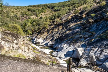 Los Pilones Boğazı, Doğal Rezerv Cehennemi, Garganta de los Infiernos. Extremadura, İspanya 'da doğanın tadını çıkarmak için harika bir yer.