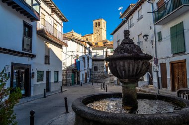Fuente de la Plaza, Hervas, Ambroz Vadisi Köyü. Avrupa 'da Caceres, Extremadura, İspanya