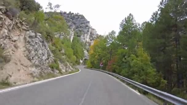 Проезд Вдоль Карстовых Скал Большой Лагуне Тобар Hoz Beteta Cuenca — стоковое видео
