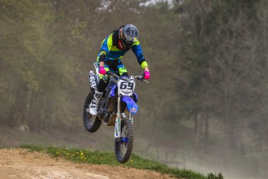 Warching, Almanya - 29 Haziran 2021: Warching Almanya 'da motokros eğitimi