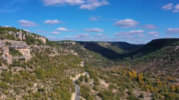 Fjellandskap Landsbyen Valdecabras Serrania Cuenca Spania Med Overraskende Steinformer Som – stockvideo