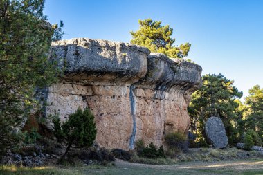 La Ciudad Encantada 'daki benzersiz kaya oluşumları veya Cuenca, Castilla la la Mancha, İspanya yakınlarındaki Büyülü Şehir doğal parkı Serrania de Cuenca Naturpark' ta bulunan bir jeolojik alandır.