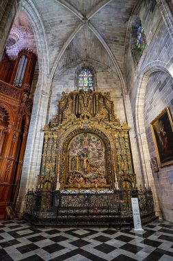 Jerez de la Frontera, İspanya - 15 Kasım 2021: Endülüs, İspanya 'daki eski Jerez de la Frontera kasabasındaki San Miguel Kilisesi