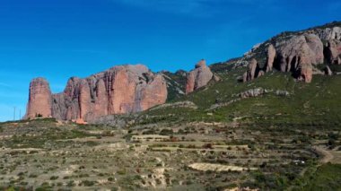 Mallos De Riglos 'un Panorama' sı Huesca ili, Aragon, İspanya Avrupa 'da sallanıyor